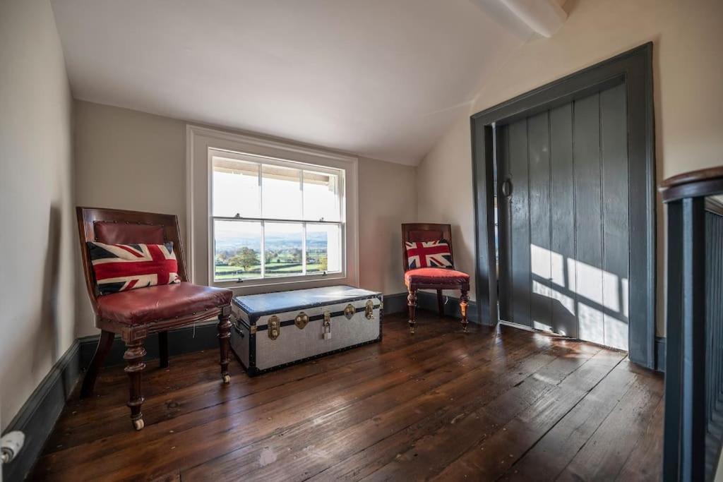 Georgian Country House -Panoramic Views -Sleeps 12 Ruthin Exterior foto